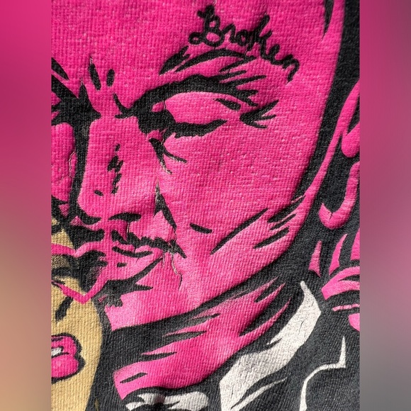 Broken Promises Graphic Tee – “Devil’s Kiss” – Size Small
Condition: Gently used - Picture 7 of 7